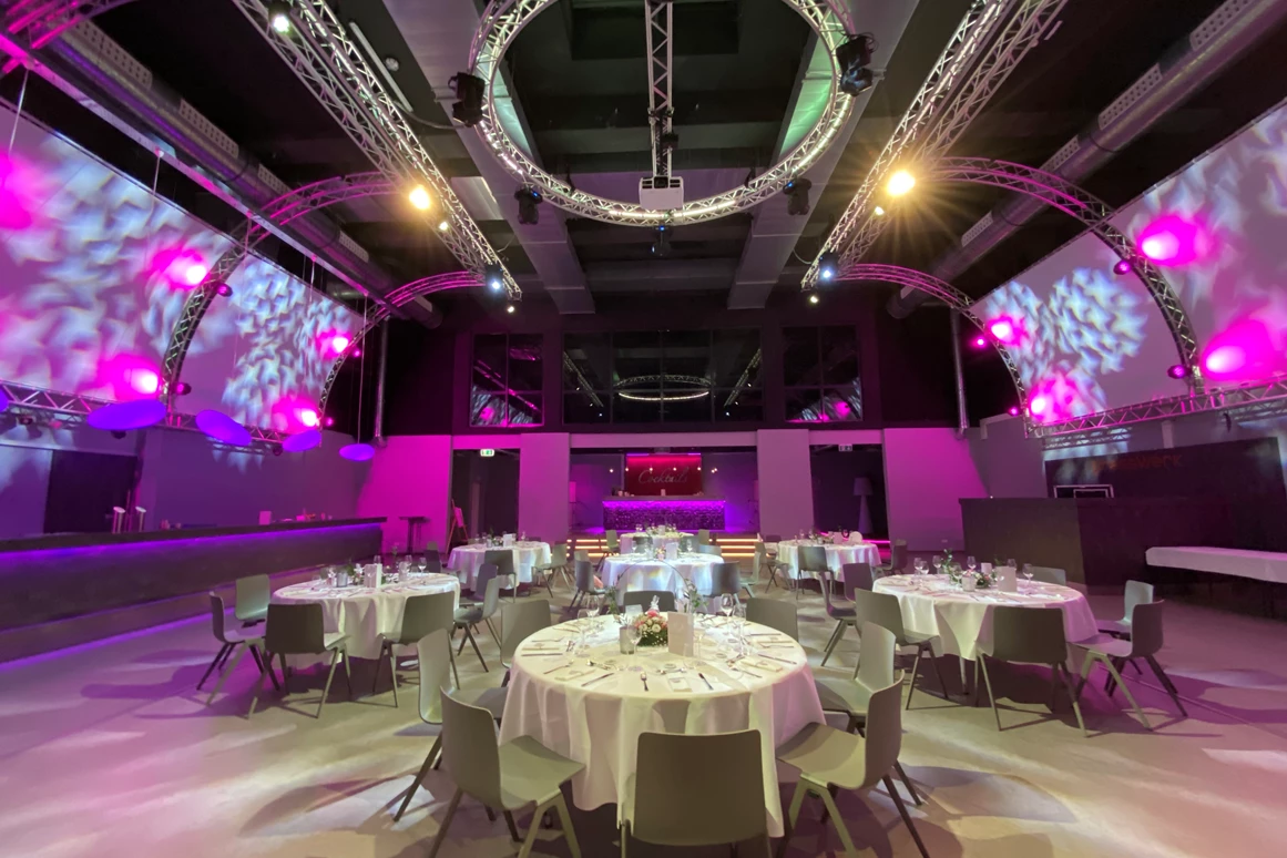 Hochzeit: Saal Magnum - großer, moderner Hochzeitssaal - Presswerk Eventhaus