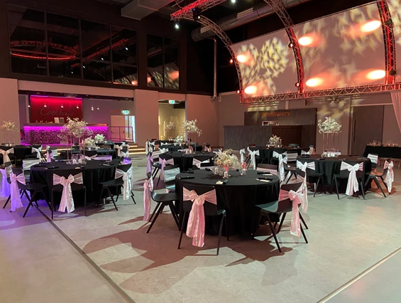 Hochzeit: Saal Magnum - großer, moderner Hochzeitssaal - Presswerk Eventhaus