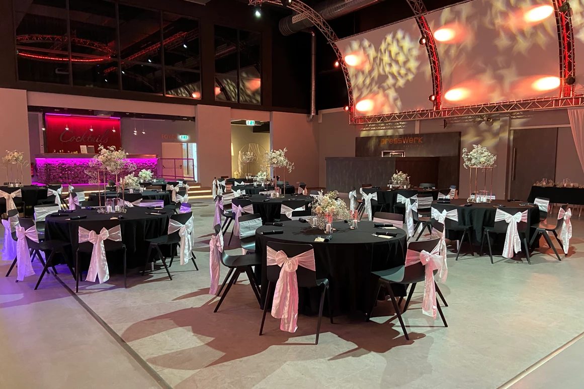 Hochzeit: Saal Magnum - großer, moderner Hochzeitssaal - Presswerk Eventhaus