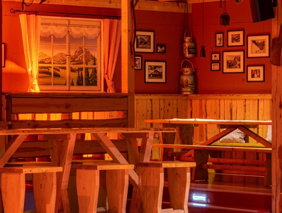 Hochzeit: Ox'n Stall - Raum in rustikalem Stil - Presswerk Eventhaus