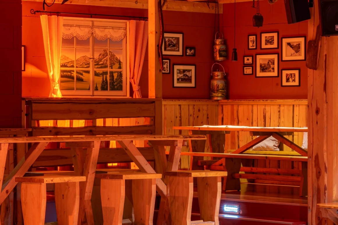 Hochzeit: Ox'n Stall - Raum in rustikalem Stil - Presswerk Eventhaus