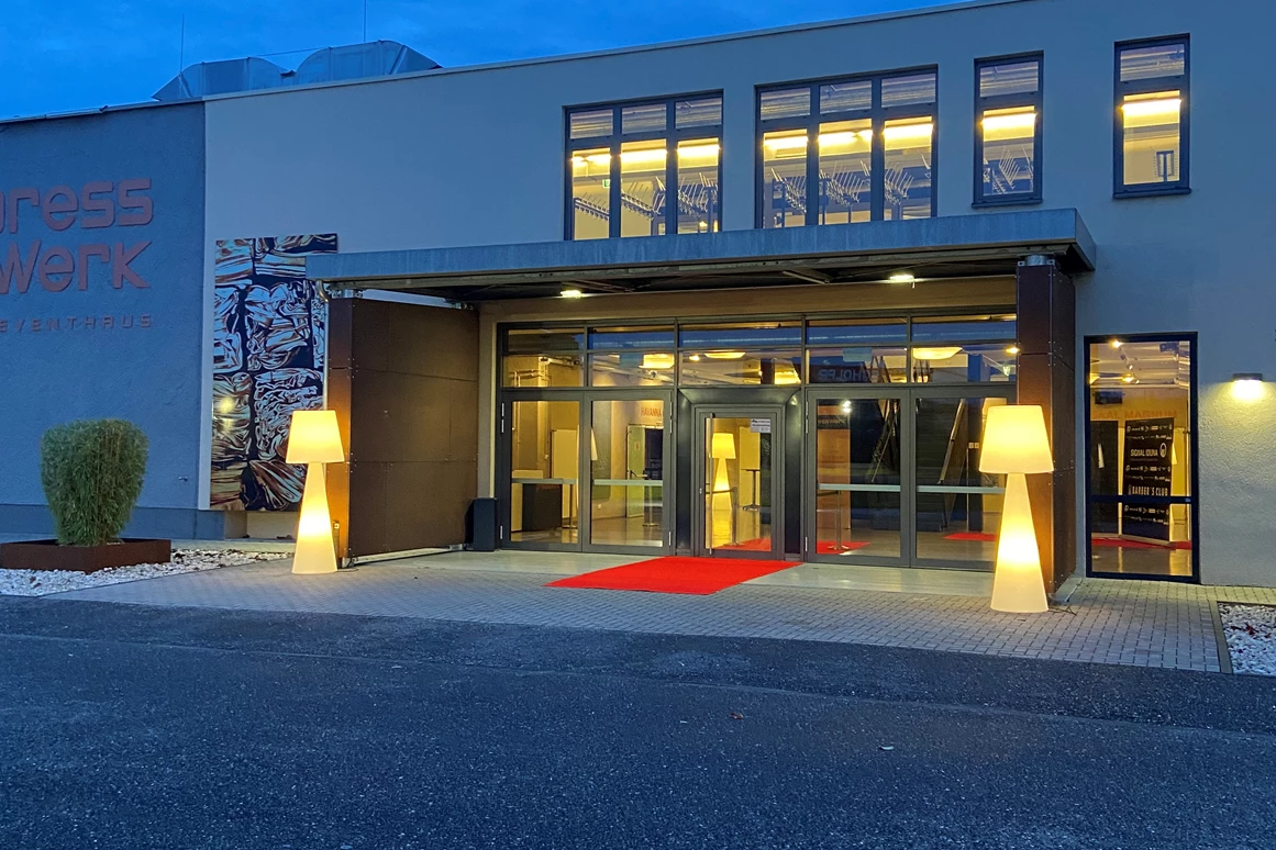 Hochzeit: Haupteingang - Presswerk Eventhaus
