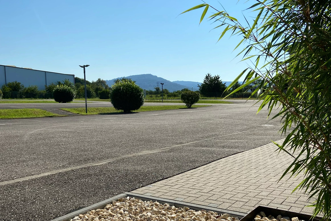 Hochzeit: Hauseigener Parkplatz mit über 130 Parkplätzen - Presswerk Eventhaus
