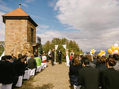 Matrimonio - Flonheim - Eine Gartenhochzeit unter freiem Himmel auf Burg Battenberg. - Burg Battenberg / Pfalz