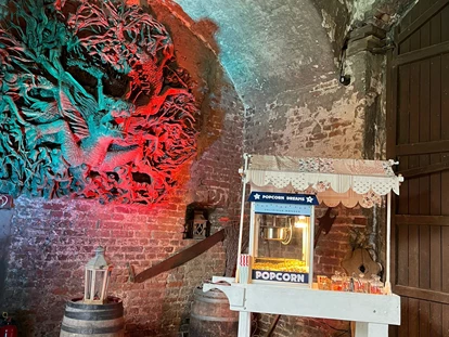 Hochzeit - Mönchengladbach - Candywagen mit Popcornmaschine im Torhaus - Burg Bocholt Nettetal