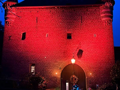 Hochzeit - Mönchengladbach - Burg Außen (beleuchtet) - Burg Bocholt Nettetal