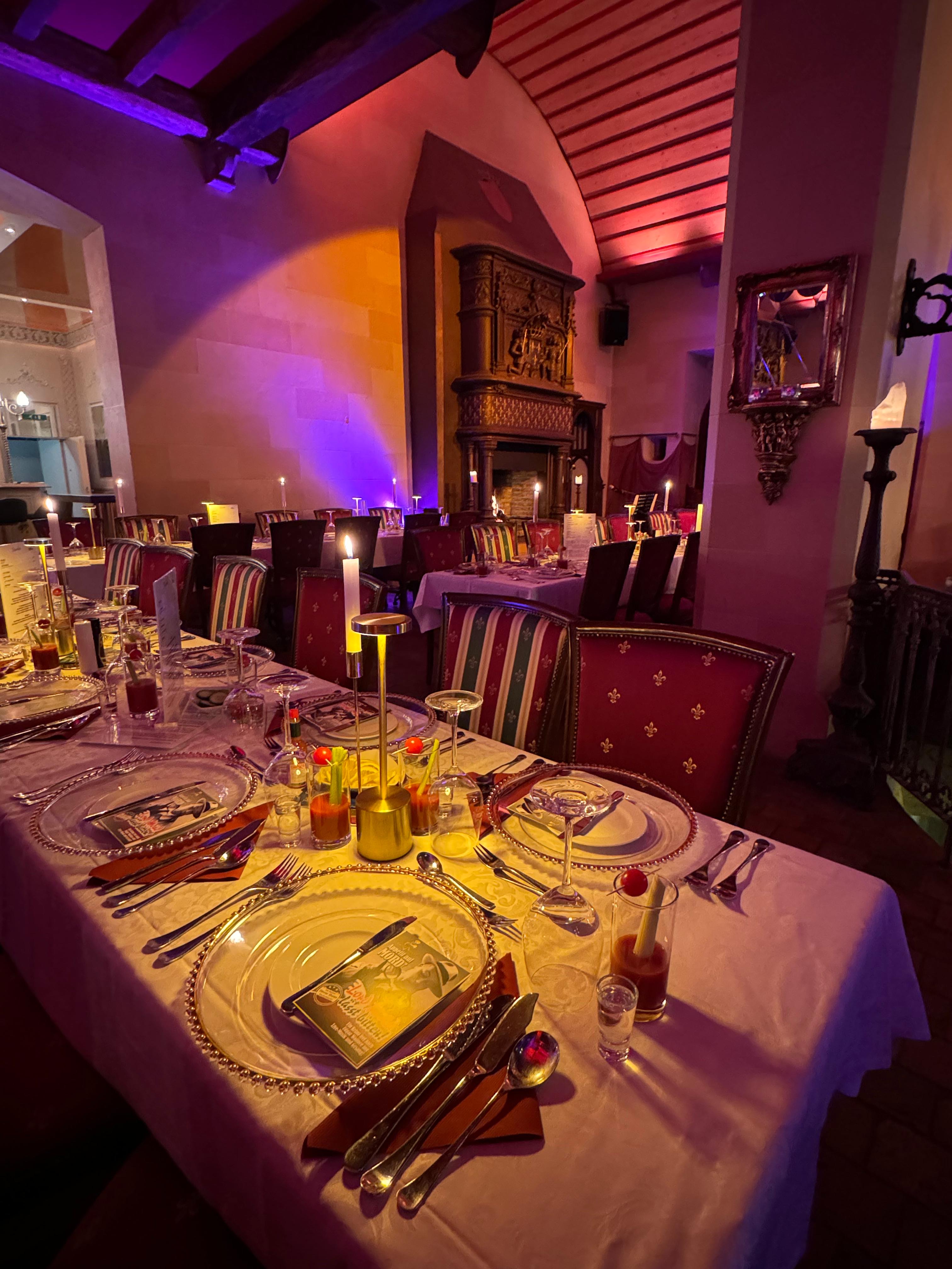 Hochzeit: Rittersaal (beleuchtet) - Burg Bocholt Nettetal