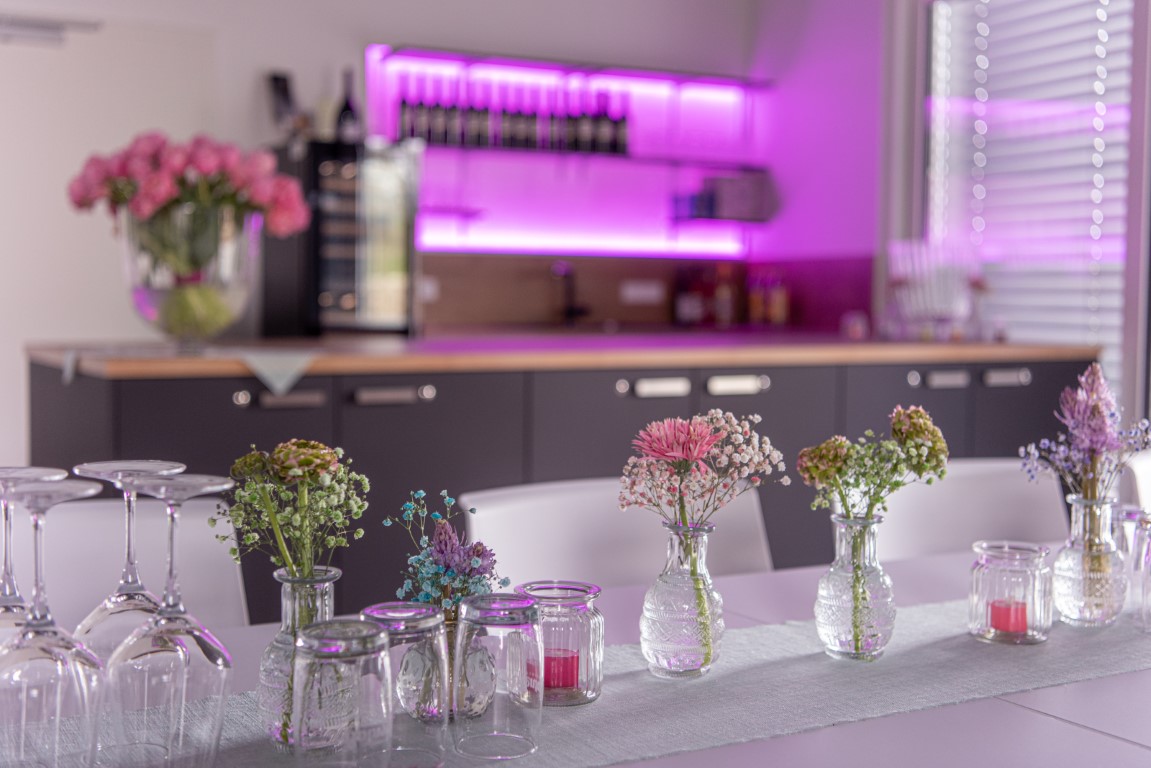 Hochzeitslocation: Bar in allen RGB Tönen einfärbbar  - E34 Eventwerk 