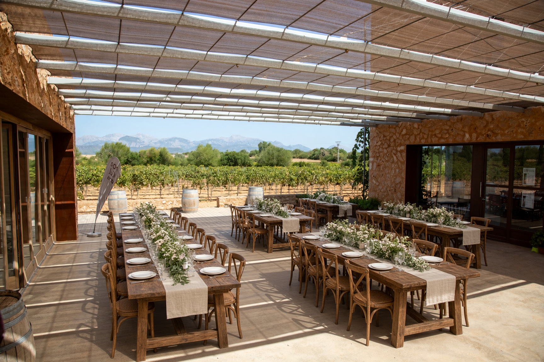 Hochzeit: Mediterranes Hochzeitsgefühl auf der Panorama Terrasse mit Blick auf das Tramuntana Gebirge - Alte Schlossfabrik