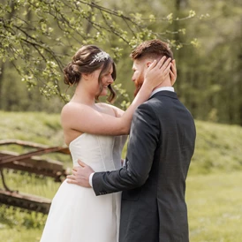 Hochzeit: Paarshooting im Garten - Hofgut Dösterhof