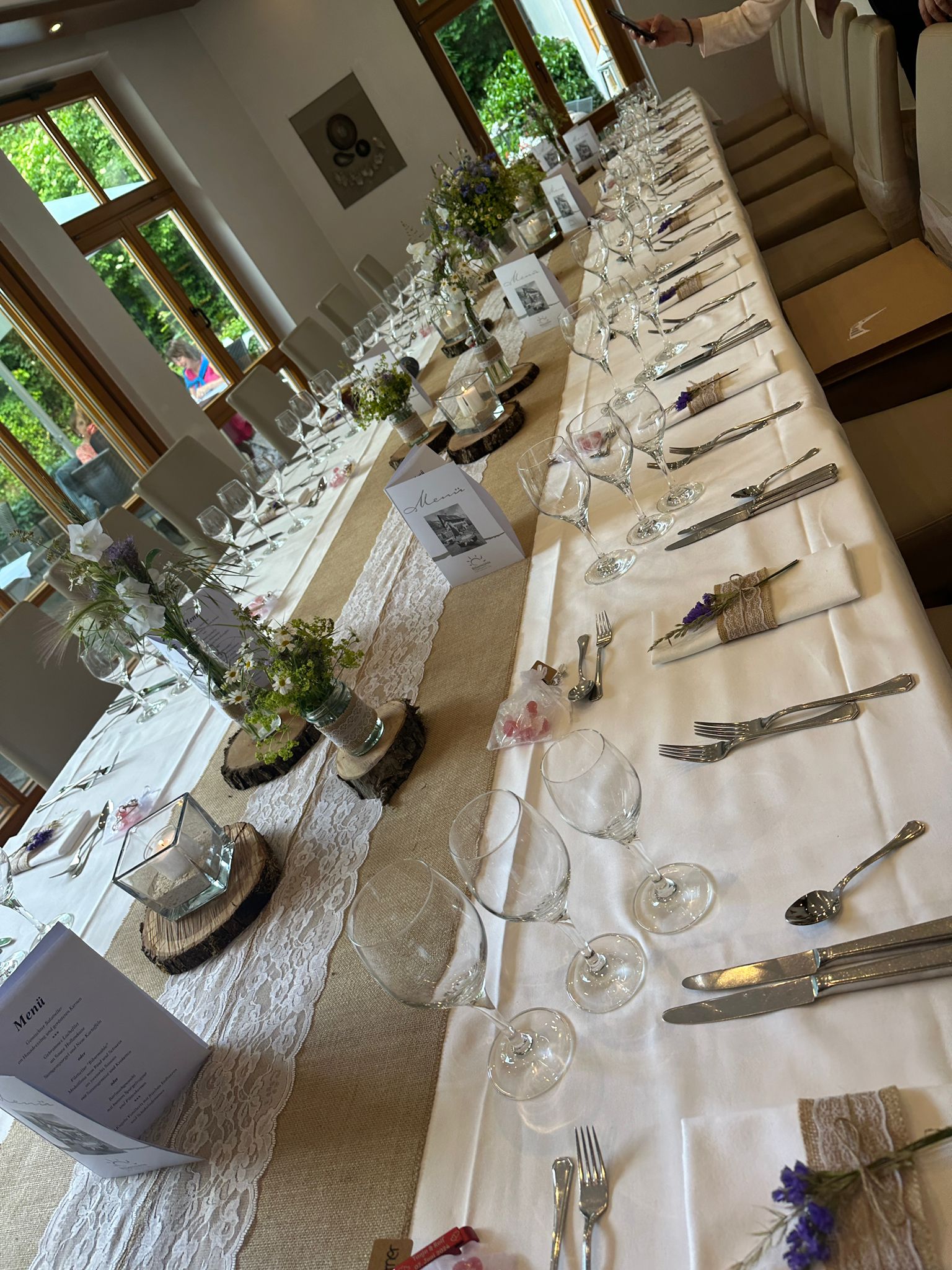 Hochzeitslocation: Tafel im Wintergarten - Hotel Restaurant Bibermühle