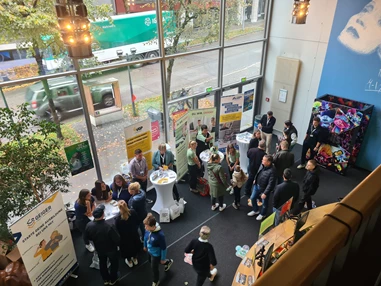 Hochzeitslocation: Eingangsbereich Kino (Azubi-Messe) - Colosseum Center