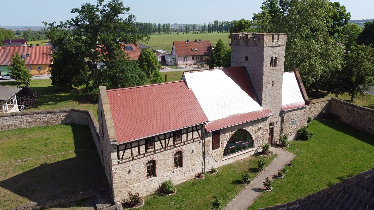 Hochzeit: Kapelle von Oben - Klostergut Mönchpfiffel
