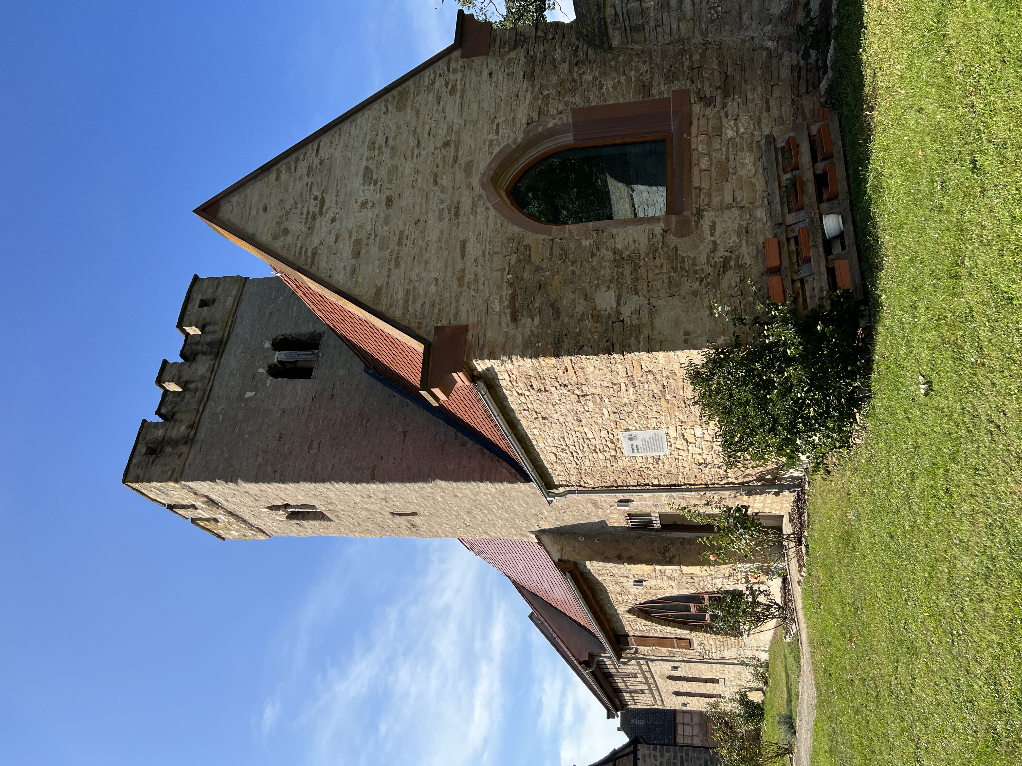Hochzeit: Außenansicht Kapelle - Klostergut Mönchpfiffel