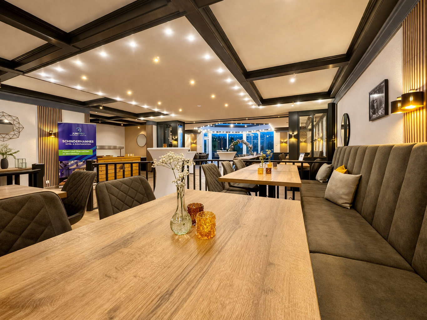 Hochzeit: großer Saal - JUNIPRO Hotel & Eventlocation Schinderhannes in Weiskirchen