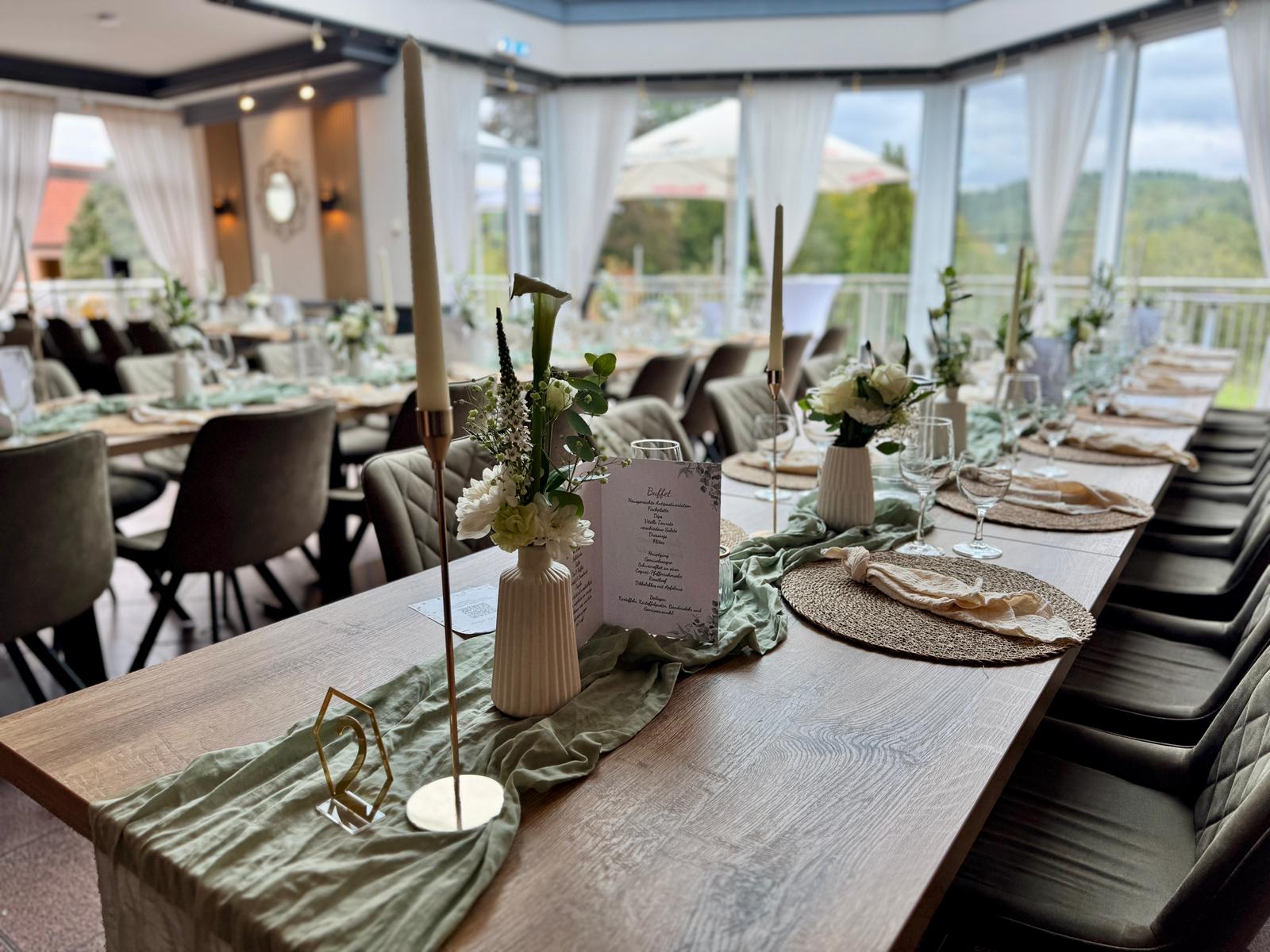 Hochzeit: großer Saal - JUNIPRO Hotel & Eventlocation Schinderhannes in Weiskirchen