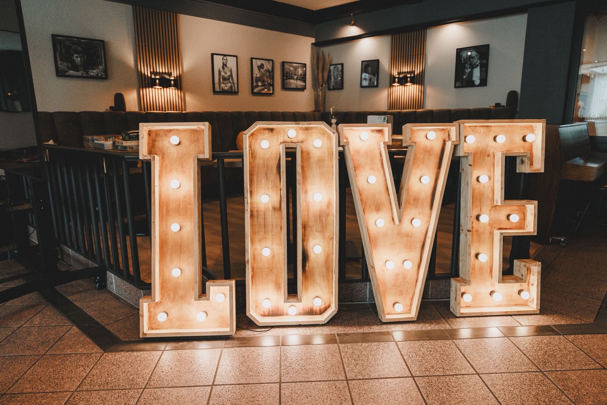 Hochzeit: großer Saal - JUNIPRO Hotel & Eventlocation Schinderhannes in Weiskirchen