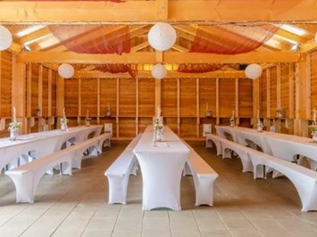 Werderaner Tannenhof Information about the banquet halls barn