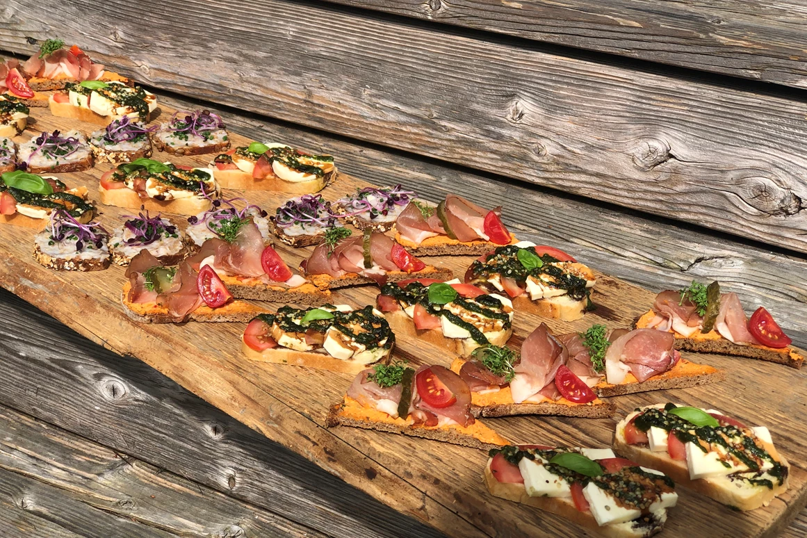 Hochzeitslocation: PATRIX Hotel | Restaurant | Bar
Häppchen für die Agape, rustikal - PATRIX Hotel | Restaurant | Bar