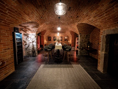 Hochzeitslocation: PATRIX Hotel | Restaurant | Bar
wunderschöner Weinkeller im Keller des Eventpavillon, für besondere Runden,
Junggesellen:innen-Abschied, Weinverkostungen, kleine Hochzeiten, uvm. - PATRIX Hotel | Restaurant | Bar