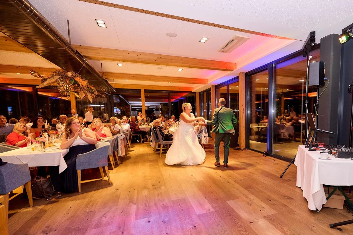 Hochzeitslocation: Die Location bietet ausreichend Platz zum Tanzen. - PATRIX Hotel | Restaurant | Bar