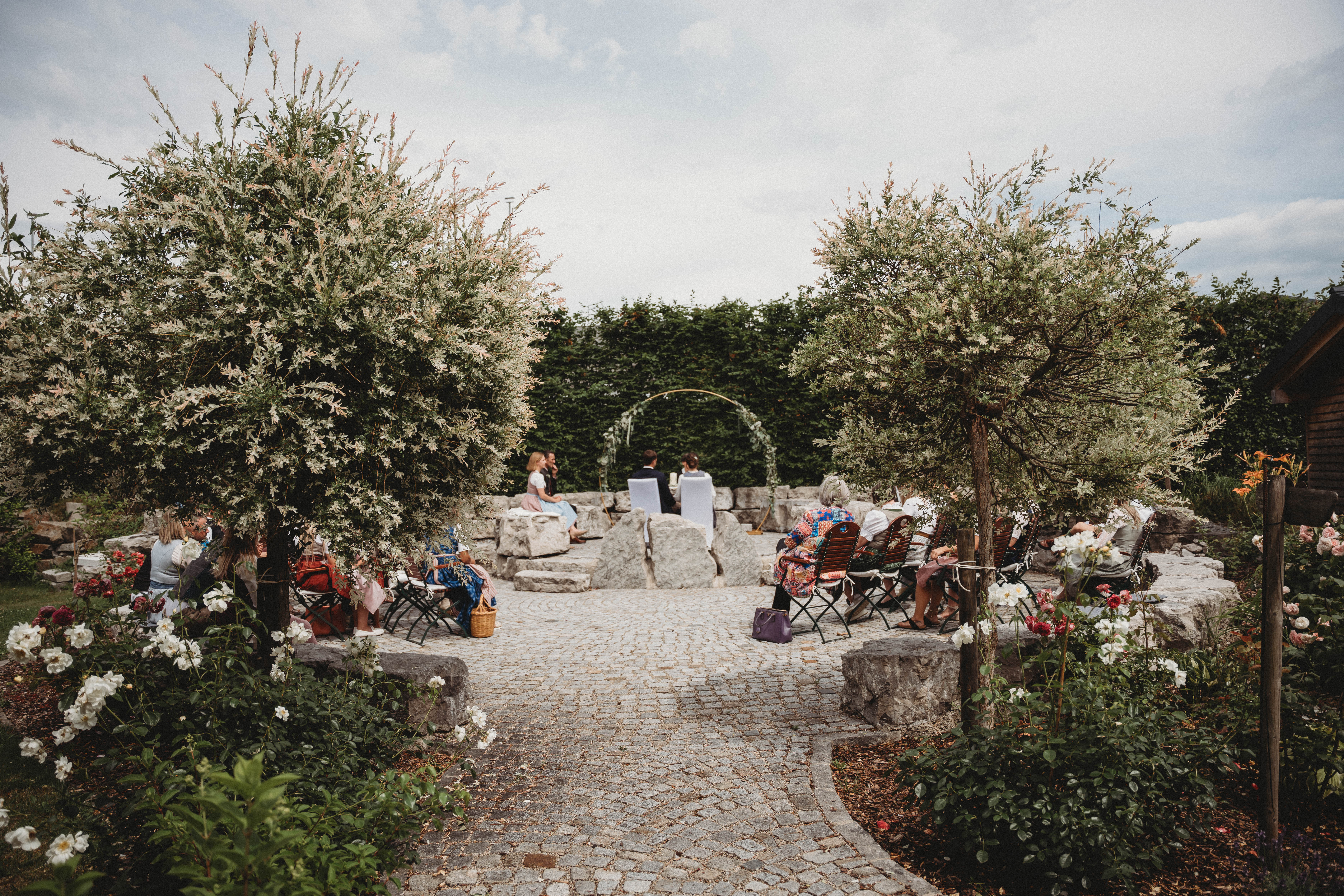 Hochzeitslocation: Garten für stimmungsvolle Trauung in der Hochzeitslocation Restaurant & Boutiquehotel PATRIX - PATRIX Hotel | Restaurant | Bar