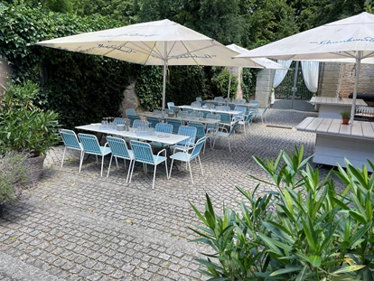 Hochzeit - Höbersdorf - exklusiver Innenhof, gehört zum Bühnenraum dazu - Die Schankwirtschaft im Augarten