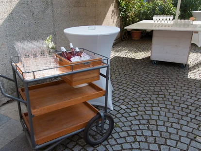 Hochzeit - Höbersdorf - retro Rauchwagen für Frizzante Empfang - Die Schankwirtschaft im Augarten