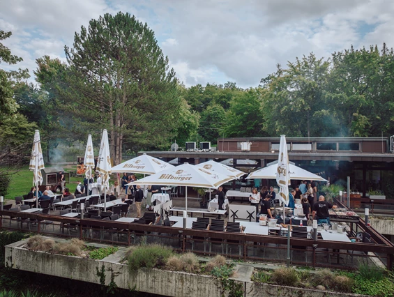 Hochzeit: unsere wunderschöne Sommerterrasse im Grünen - Kovas