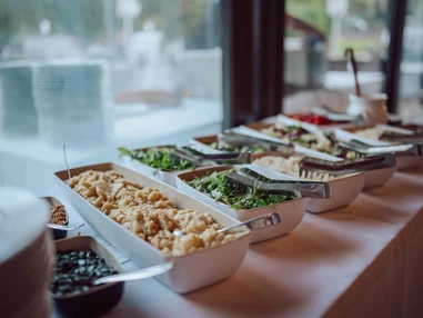 Hochzeit: in Kombination mit einem kalt/warmen Buffet - Kovas