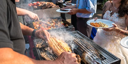 Hochzeit - Geeignet für: Private Feier (Taufe, Erstkommunion,...) - Leonberg (Böblingen) - Ein Highlight! Ganzer Lachs am Stück vor Ihnen Gegrillt. Ein einmaliges Erlebnis bei Kovas! - Kovas