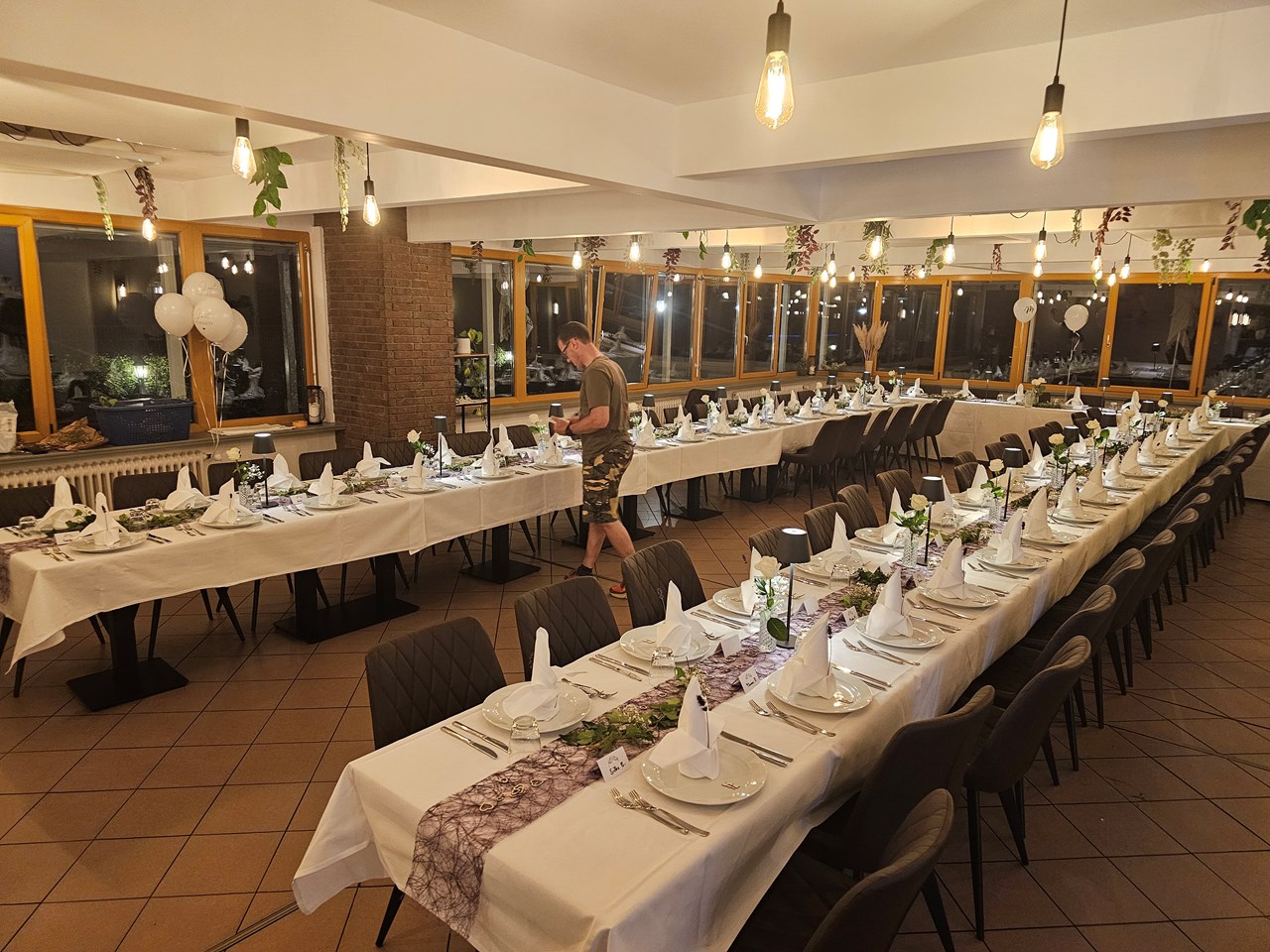 Kovas Angaben zu den Festsälen Kovas Burger 