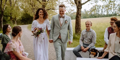 Hochzeit - PLZ 86500 (Deutschland) - Eine freie Trauung unter Freiem Himmel im Büffelhof Beuerbach. - Büffelhof Beuerbach