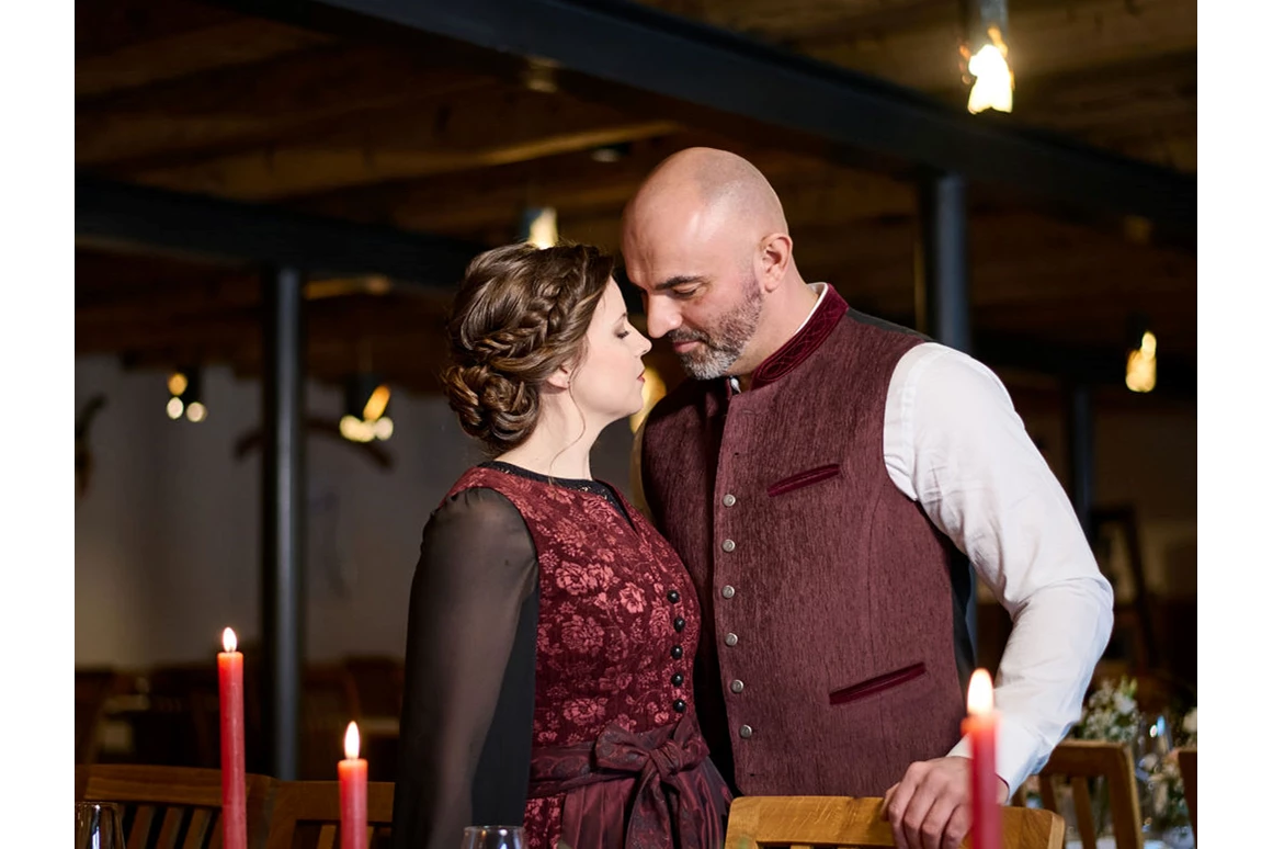 Hochzeitslocation: Romantische Winterhochzeit Weihnachten - Büffelhof Beuerbach