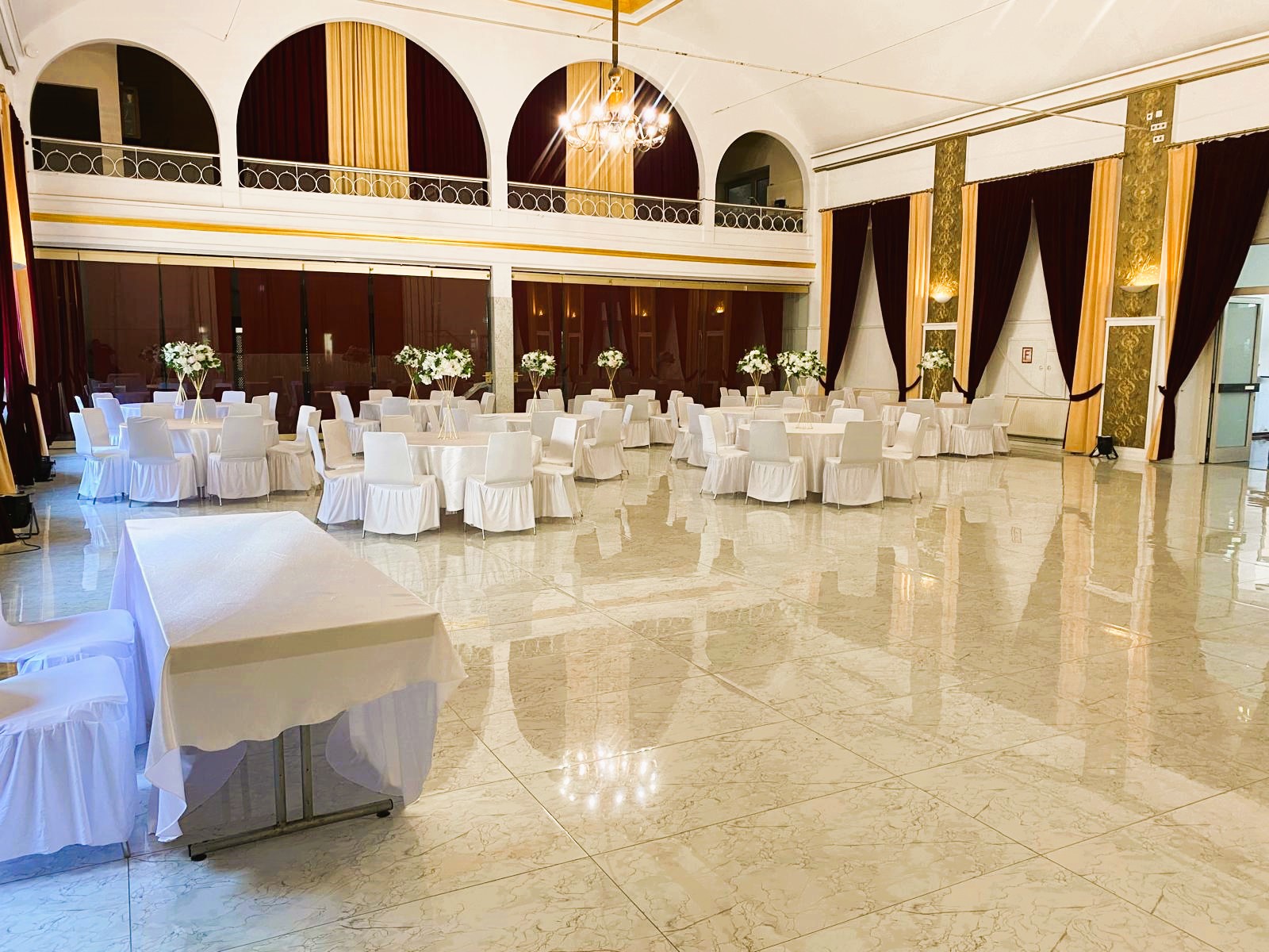 Hochzeit: Adlerpalast