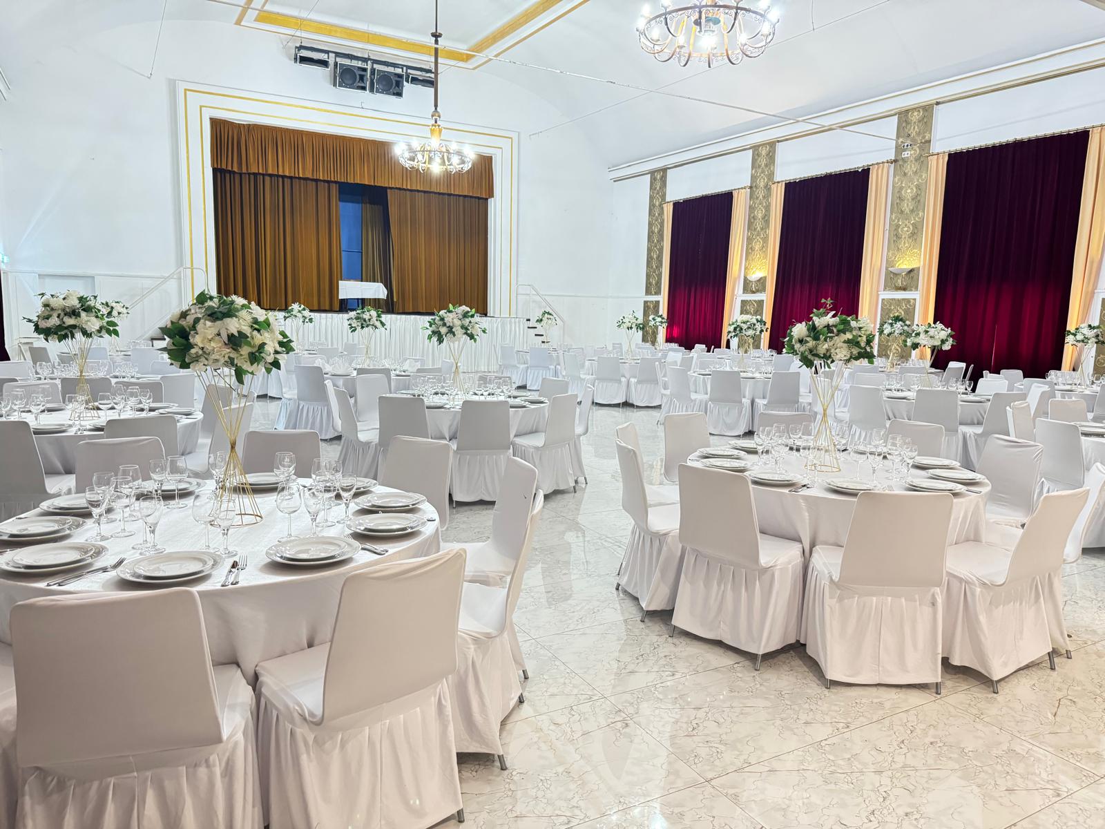 Hochzeit: Adlerpalast