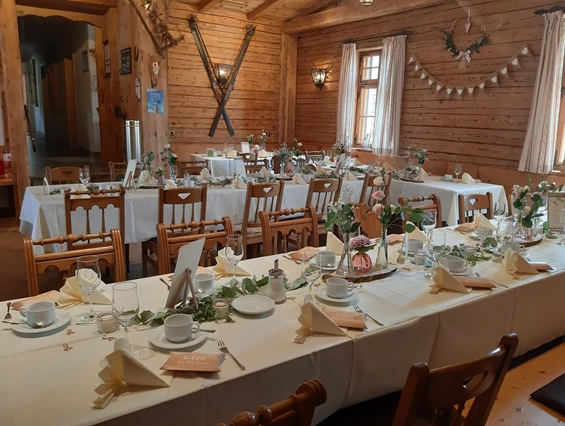 Hochzeitslocation: Feiern in der Almhütte bis 70 Personen. - Gasthaus Sonne