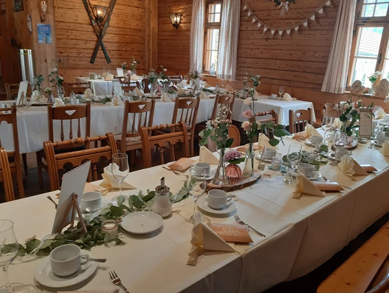 Hochzeitslocation: Hochzeit in der Almhütte. - Gasthaus Sonne