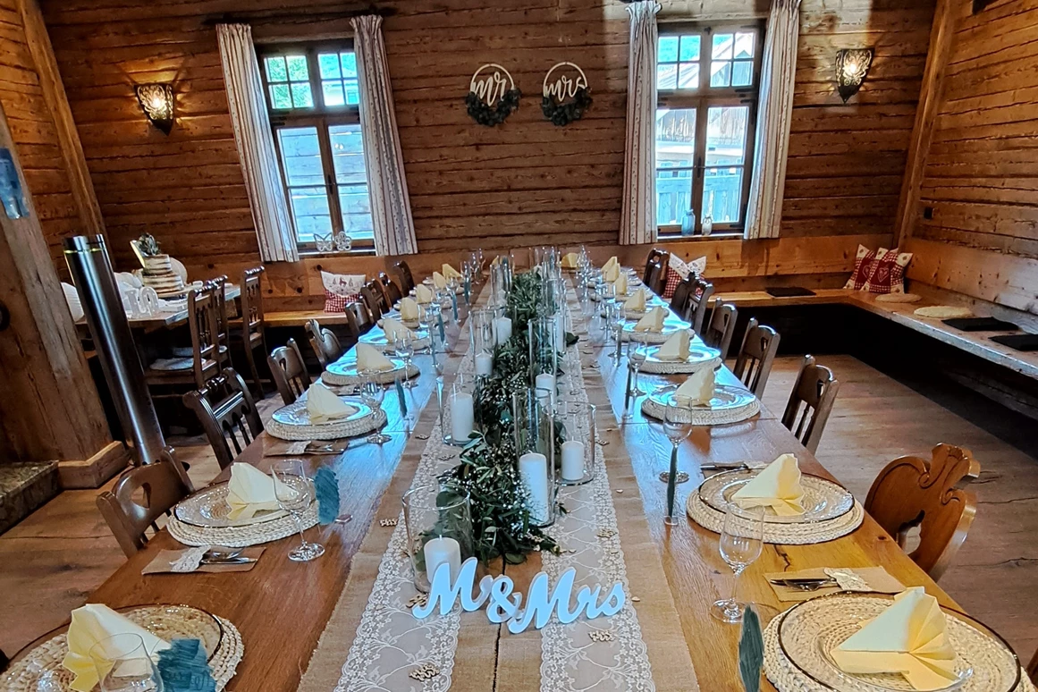 Hochzeitslocation: Hochzeit in der Almhütte. - Gasthaus Sonne