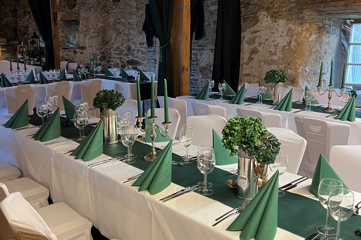 Hochzeitslocation: Die Kulturscheune Kastellaun für eure Hochzeit in NRW. - Kulturscheune Kastellaun