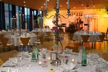 Hochzeit: Dekorierter Festsaal - Vienna House Martinspark Dornbirn