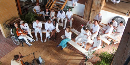 Hochzeit - Hochzeits-Stil: Traditionell - Strausberg - Barn overhead view - SOHL FARM