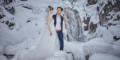Hochzeit - Frühlingshochzeit - Ettal - Fotoshooting in der Schleifmühlklamm
Marc Gilsdorf Alpenwedding Fotografie
Hochzeitsplanung 4 weddings & events - Schleifmühle Unterammergau