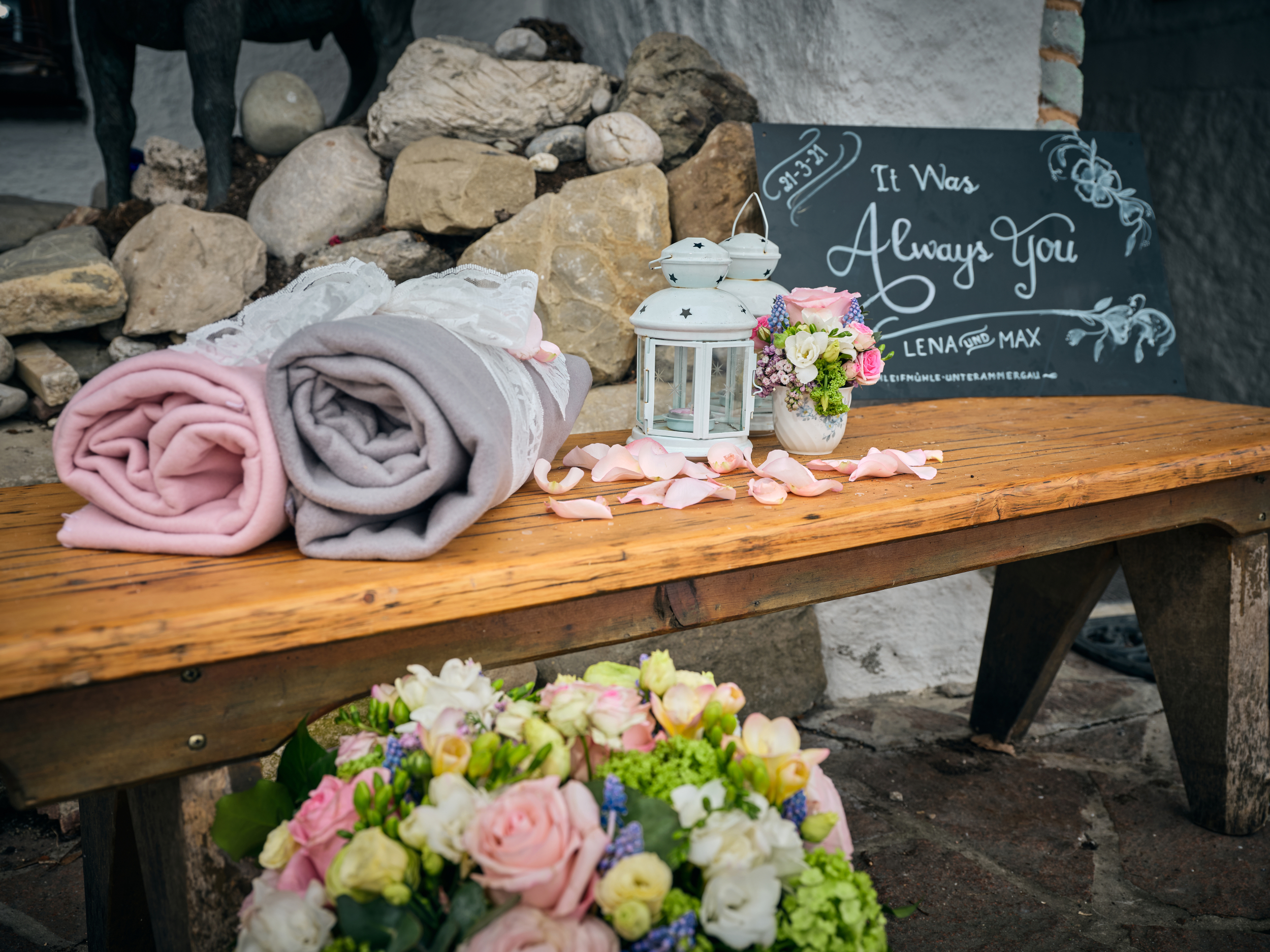 Hochzeitslocation: Hochzeit im historischen Gasthof Schleifmühle Unterammergau mit Museum

Marc Gilsdorf Alpenwedding Fotografie
Hochzeitsplanung 4 weddings & events - Schleifmühle Unterammergau