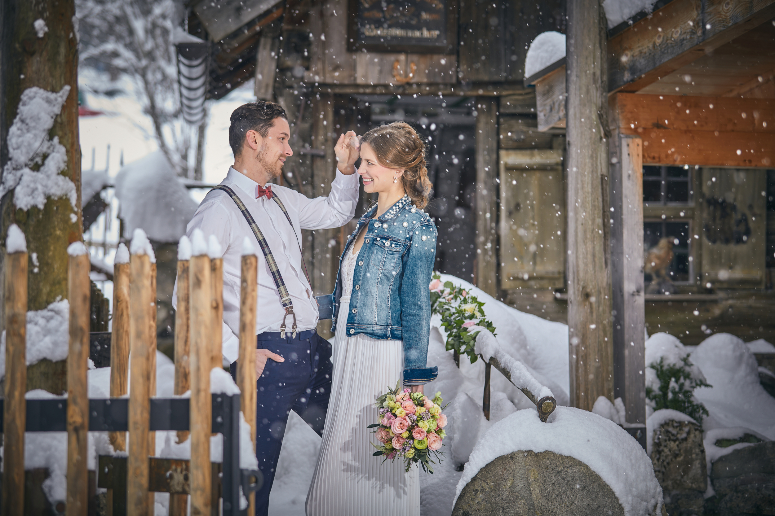 Hochzeitslocation: Hochzeit im historischen Gasthof Schleifmühle Unterammergau mit Museum

Marc Gilsdorf Alpenwedding Fotografie
Hochzeitsplanung 4 weddings & events - Schleifmühle Unterammergau
