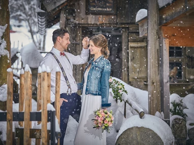 Hochzeitslocation: Hochzeit im historischen Gasthof Schleifmühle Unterammergau mit Museum
Marc Gilsdorf Alpenwedding Fotografie
Hochzeitsplanung 4 weddings & events - Schleifmühle Unterammergau
