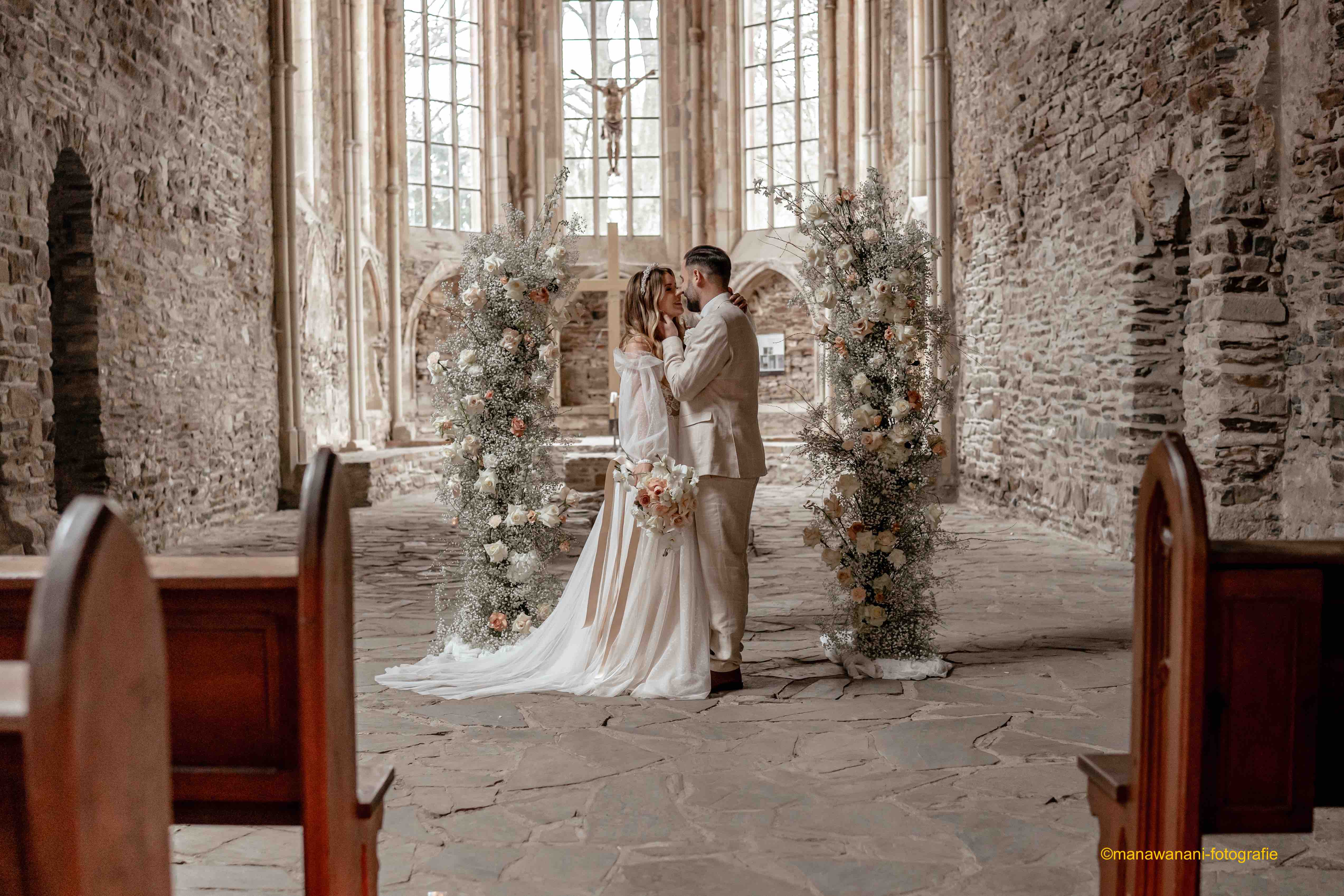 Wedding - Westerwald - Heiraten im Chorschiff der Abtei Rommersdorf - Historische Hochzeitslocation Abtei Rommersdorf