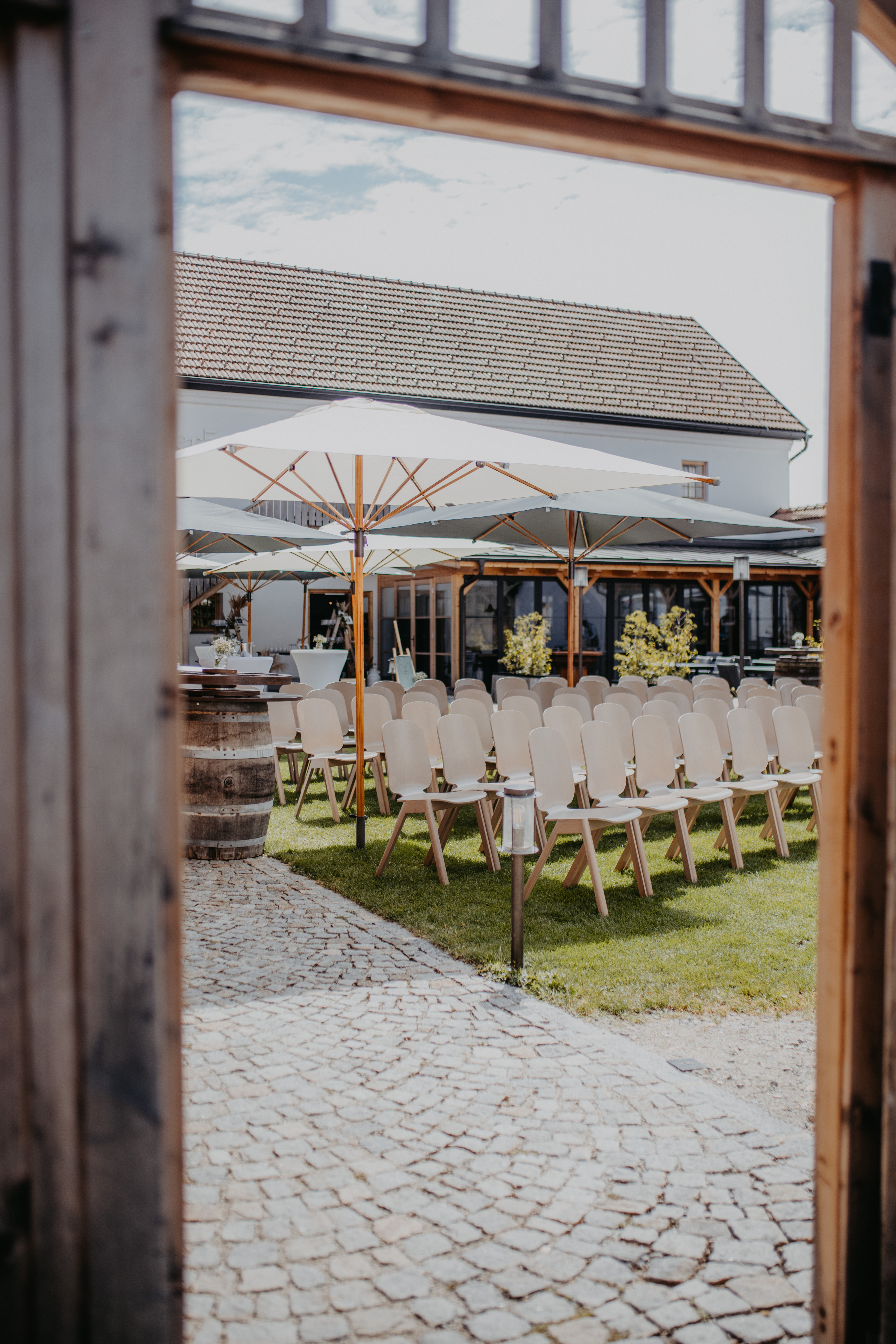 Hochzeitslocation: Eine Gartenhochzeit im Innenhof des Leitner Gut. - Leitner Gut