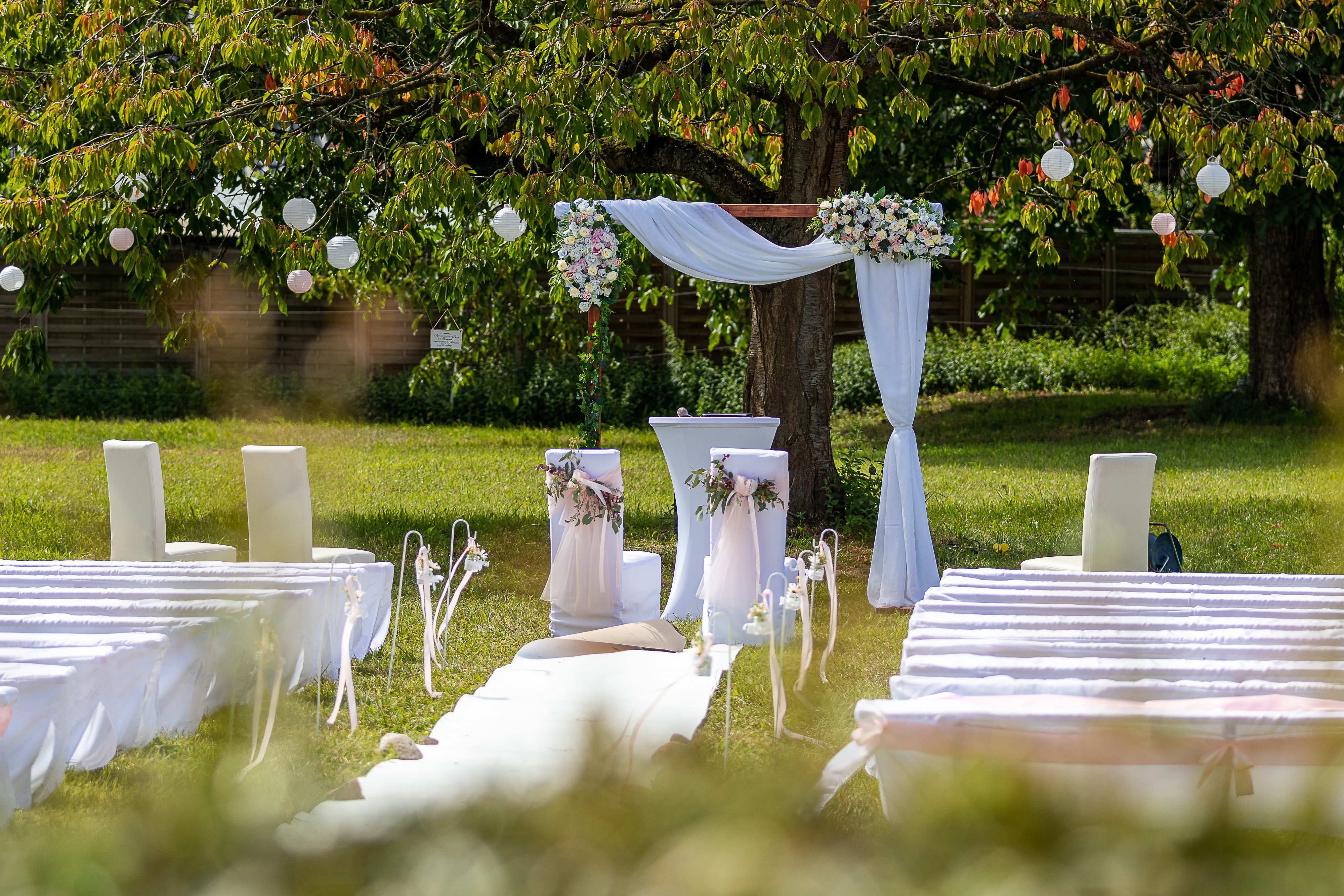 Bruiloft - Brandenburg - Die standesamtliche Trauung im Freien ist bei uns möglich. - Alter Dorfkrug Staffelde