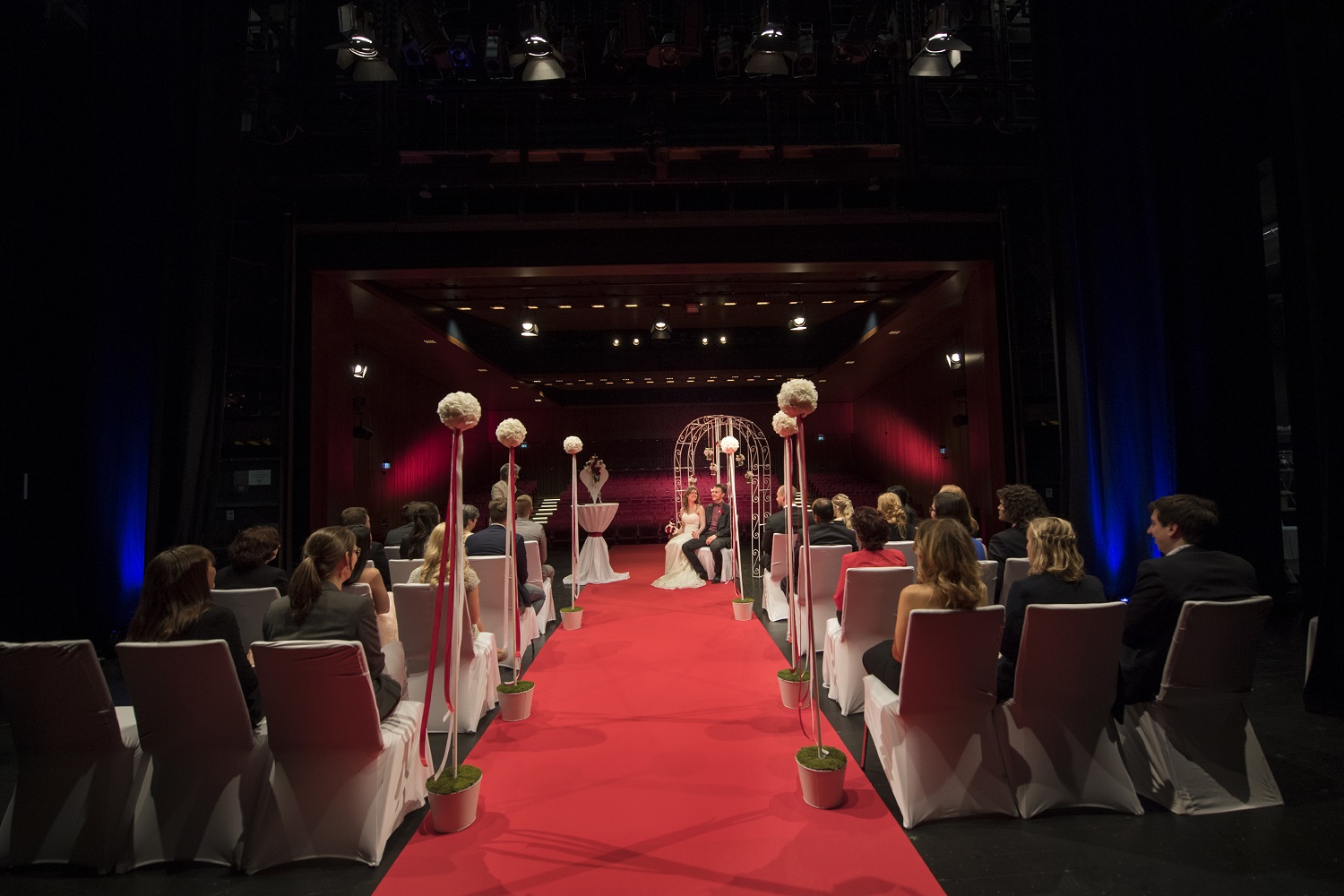 Hochzeitslocation: Trauung auf der Theatersaalbühne - DAS K - Kultur- und Kongresszentrum